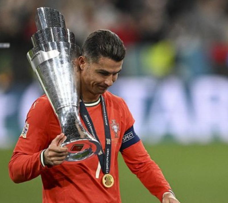 manfaat-lagu-dalam-pertandingan-sepak-bola