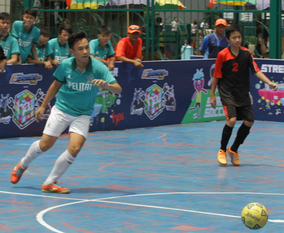 perbedaan-soccer-dengan-street-soccer