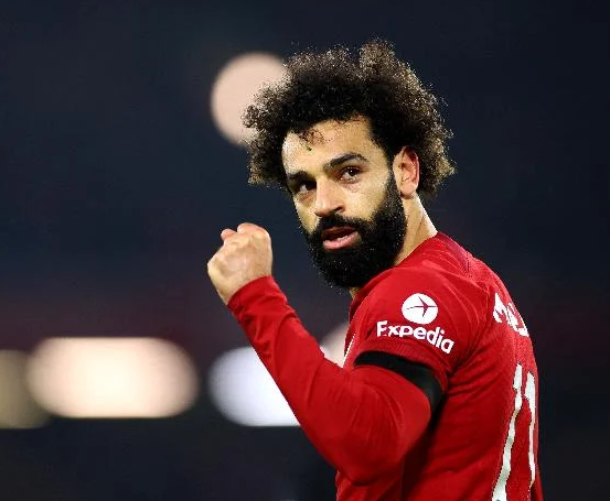 saat-pemain-bola-salah-kostum-saat-bertanding