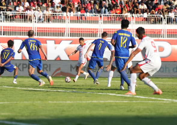 arema-fc-menjadi-tim-unbeaten-saat-di-tandang-sendiri