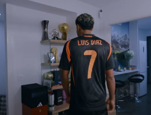 Lamine Yamal Membuat Heboh Usai Pakai Jersey Luis Diaz